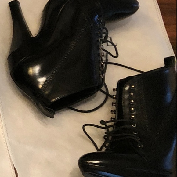 Burberry booties - Picture 2 of 8